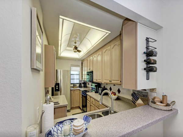 Holmes Beach Stunning Vacation Condo